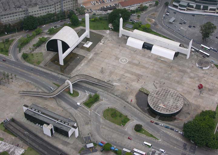 41 Salão de Atos Biblioteca Figura 2.23 Vista aérea do Memorial da América Latina, na cidade de São Paulo. Fonte: CIDADE DE SÃO PAULO, 2007.