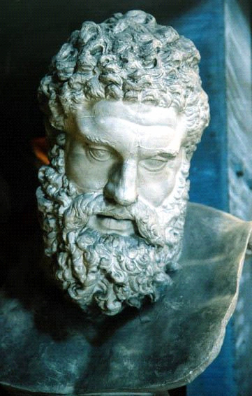 101 Figura 22: Busto de Hércules Fonte: Disponível em:<http://images.google.com.br>. Acesso em: 14/04/2007 Hércules é o exemplo de que, mesmo tendo muitos defeitos, é possível alcançar a imortalidade.
