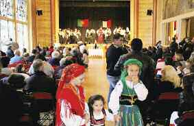 18 associações le 03 décbre 2014 festa de natal no Liceu internacional de Saint Germain-en-Laye O Liceu Internacional de Saint Germain-en-Laye (78) integra 13 Secções de ensino internacional.