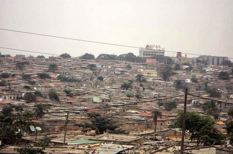 situados na Cidade de Luanda.