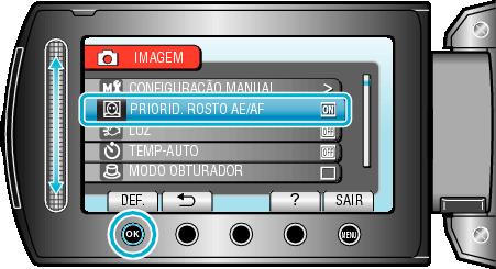 Configurações de menu Menu de gravação (imagem fixa) Pode ajustar várias configurações, como por exemplo a luminosidade e o equilíbrio de brancos, para se adequar ao alvo ou objectivo Também pode