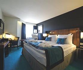 Radisson Blu Viking Com excelente localização, esse ótimo hotel 4 estrelas proporciona o conforto de estar