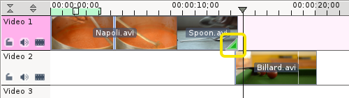 Marcador de dimensionamento Dado que a seguir à comida vem a brincadeira, existe um vídeo de bilhar. Adicione-o também à linha temporal.