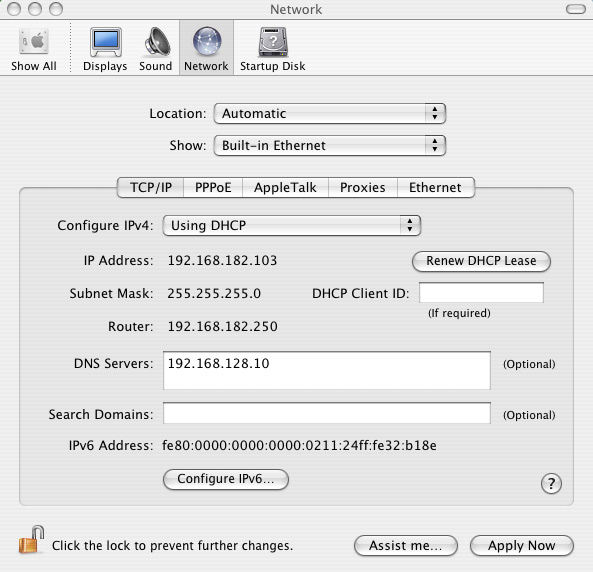 Clique no ícone Apple no canto superior esquerdo do ecrã. 2. Clique em System Preferences (Preferências do sistema) > Network (Rede) > Configure... (Configurar ) 3.