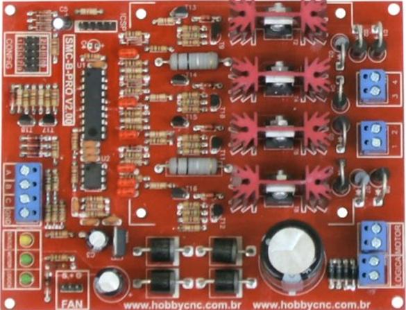 Figura 3.13: Controladora SMC-B-PRO da HobbyCNC Brasil. Este drive possui o melhor custo benefício entre todas as pesquisadas para aplicação numa fresadora CNC didática com a robustez pretendida.