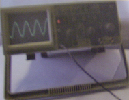 Figura 1 Osciloscópio com sinal de fonte de tensão contínua 2.