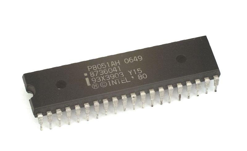 Microcontrolador 8051 (INTEL) Diversas funções integradas