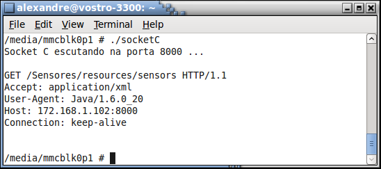 88 nesta porta, quando simplesmente a repassa para o console do sistema, sem nenhum tipo de tratamento da requisição. Figura 47: Execução da aplicação socketc com requisição do cliente do Web Service.