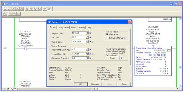 Figura 8. PLC Controllogix Para comunicação entre o terminal de programação (computador) e os PLC s utiliza-se o software Rslinx, que permite comunicação com os vários PLC s da rede.