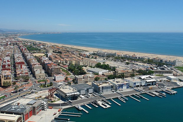 coreano. Em Valência, planos aéreos do autódromo e das praias cheias do verão europeu são as preferidas.