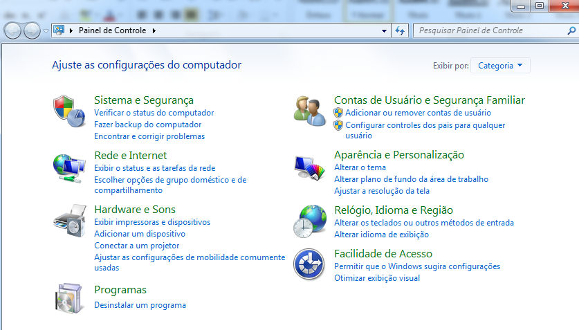 Sistema e Segurança: Exibe uma série de recursos para manutenção e segurança de seu computador, tais como: Central de Ações, Firewall do Windows, Sistema, Windows Update, Opções de energia, Backup e