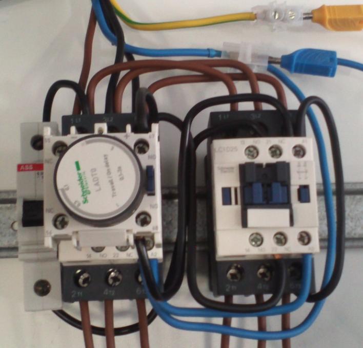Figura 50 Contactores electromecânicos utilizados para curto circuitar os interruptores electrónicos.