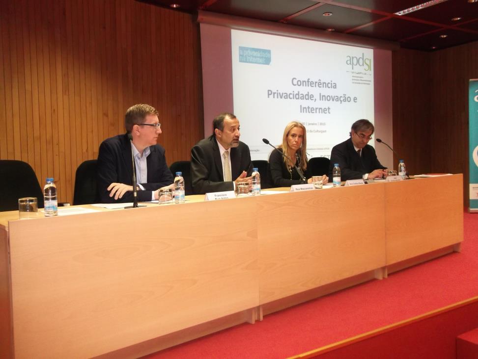 APDSI discute como as questões de privacidade na Internet têm impacto na inovação Lisboa, 2 de fevereiro de 2015 - A APDSI realizou, a 30 de janeiro de 2015, a terceira edição da conferência