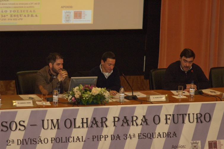 Polícia de Segurança Pública - COMANDO METROPOLITANO DE LISBOA - 2ª Divisão Boletim Informativo da 34ª Esquadra Olivais - 2ª Divisão JANEIRO/FEVEREIRO 2013 E POLICIAMENTO DE PROXIMIDADE X SEMINARIO I