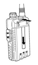 3 - INSTALAÇÃO DE MICROFONE E FONE DE OUVIDO EXTERNO: Ligue o conector do fone de ouvido e microfone externo na entrada da "SP. & MIC "do transceptor como se mostra na figura ao lado. 5.