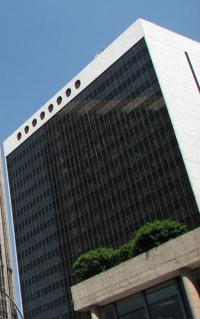 Grandes Incêndios no Brasil nas décadas de 70 e 80 Edifício da Sede da empresa Vale do Rio Doce - 20 andares (1981) - RJ A