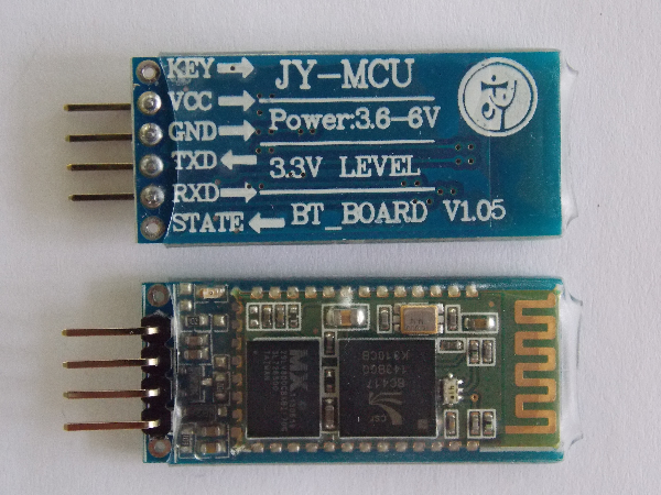 Capítulo 5. Componentes de hardware 36 Figura 7 Módulo Bluetooth. O módulo permite que alguns parâmetros sejam configurados através de comandos AT enviados diretamente pela interface serial.