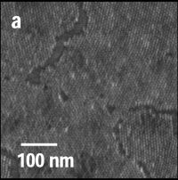 substrato. Figura 4.1 Imagem TEM de alta resolução de dots de PbS [39]. Figura 4. Imagem AFM de dots de PbSe de 5nm de tamanho[31].