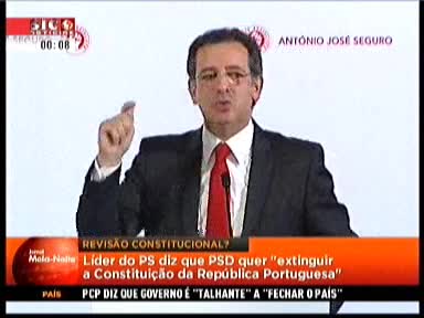 A42 SIC Notícias ID: 54557126 25062014 Meio: SIC Notícias - Jornal da Meia Noite Duração: 00:01:22 Hora de emissão: 00:06:00 António José Seguro acusa o Governo de querer extinguir a Constituição