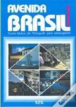 60 Tabela 1 Livros didáticos analisados TÍTULO AUTORES EDITORA, LOCAL E DATA NÍVEL Português Básico para Estrangeiros Rejane de Oliveira Slade Brooklyn, New York: Mill River Press, 1993 Básico,