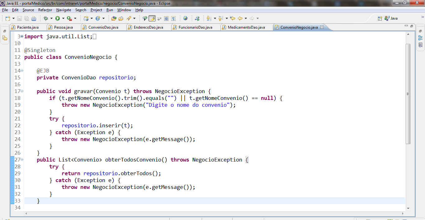 Na camada de negócio fez-se uso do padrão Transaction Script [3]. Tal padrão organiza a lógica de negócio em procedimentos. Cada procedimento trata um único pedido da camada de apresentação.