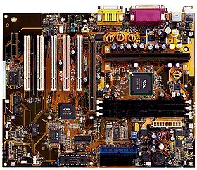 :. K7 - K7 é o nome código do Athlon. Aproveitando a familiaridade dos usuários, a Asus usa o K7 no nome de todas as placas para processadores AMD Athlon com encaixe Slot A.
