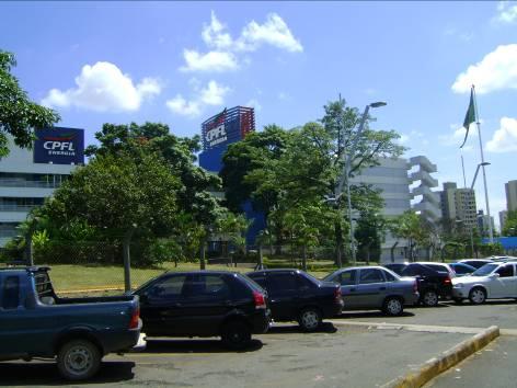 Campinas/SP. O sistema de captação e aproveitamento de água pluvial da companhia faz parte de sua política ambiental.