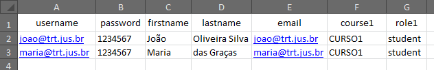 CADASTRO DE USUÁRIOS EM LOTE NO MOODLE Testado na versão 2.7 Para cadastrar usuários em lote no Moodle é necessário criar um arquivo contendo uma lista de usuários, preferencialmente no formato CSV.