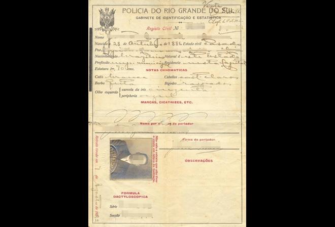 http://www.terra.com.br/noticias/infograficos/nova-carteira-de-identidade/identidade-07.htm A cédula de identidade Primeiro esforço nacional de registro civil da população ocorreu com lei em 1888.