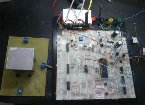 36 Figura 24 - Protoboard montada com o modelo experimental Foto do Autor. 3.3.1 Cálculos do Circuito Abaixo podemos visualizar os valores baseado nos cálculos do circuito de potência.