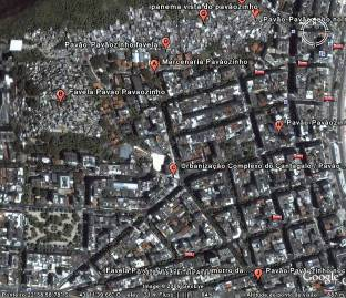 Figuras 12 e 13. A Cidade Formal A Cidade Informal - Copacabana Lagoa e a favela do Pavão Pavãozinho. Fonte: Google Earth.