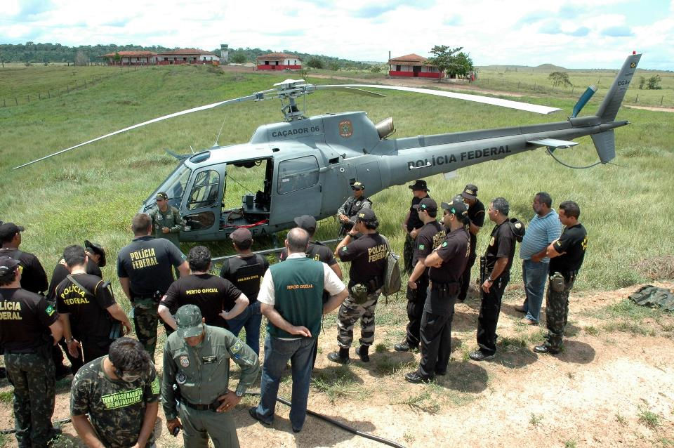 REDUZIR A CRIMINALIDADE AÇÕES DE CAPACITAÇÃO E COOPERAÇÃO INTERINSTITUCIONAL Curso de Controle e Fiscalização de Produtos Químicos para Policiais Federais; Estágio na DCPQ para policiais estrangeiros