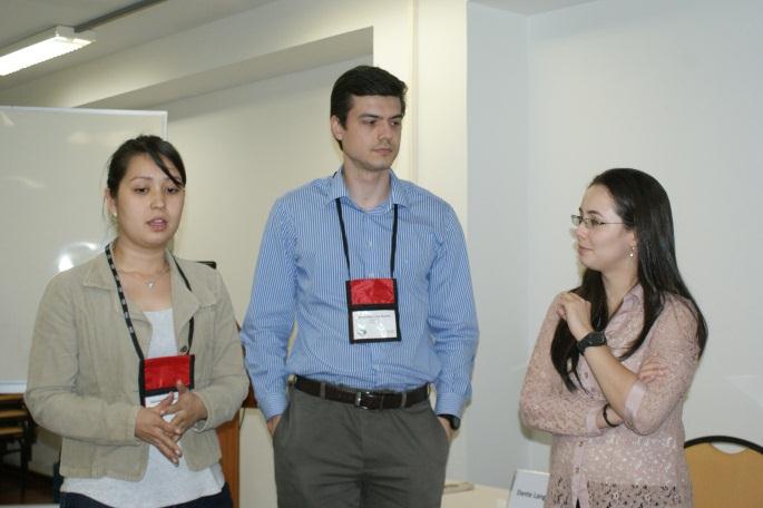 meio dos RMs, Gabriela Góes Yamaguti e Bruno Duarte, ambos R4 na especialidade da Unicamp, e Lívia Caroline Barbosa Mariano, R4 da USP- SP.