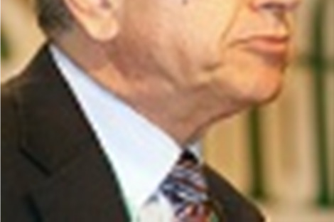 Between 2007 and 2010 was Director of Reed Exhibitions Alcantara Machado.