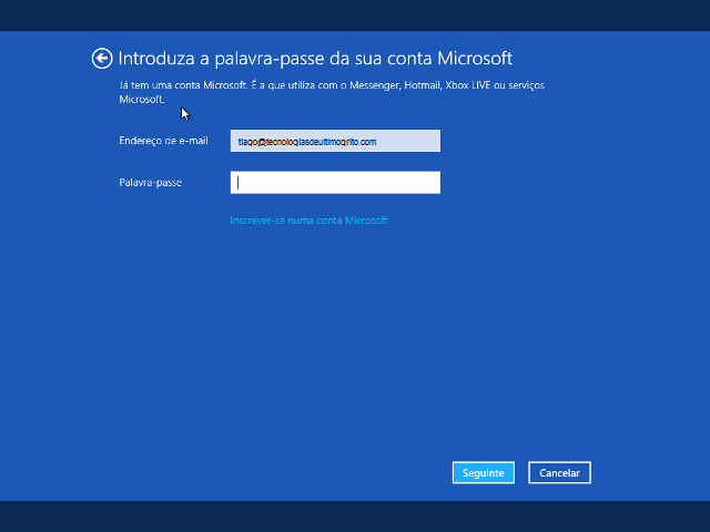 16º PASSO: Em seguida digite seu correio eletrônico (e-mail) e clique em Seguinte. 53 Figura 58 Iniciando Sessão Fonte: http://www.tecnologiasdeultimogrito.com/wp-content/uploads/2013/04/windows-8-16.