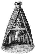 descreveu e ilustrou uma Câmara Escura em 1646, que possibilitava ao artista desenhar em vários locais, transportada como uma liteira e em 1685, Johan Zahn descreve a utilização de um espelho, para