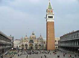 Dia 1 º - Chegada do grupo no aeroporto de Malpensa e encontro com o seu guia turístico no area chegada e saida para Verona.