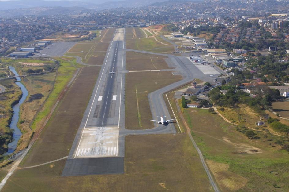 Cidade: Belo Horizonte Aeroporto: Pampulha Dados Operacionais 2009 2014 Terminal de Passageiros (m²): 4.500 4.