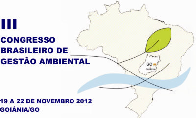 Goiânia/GO 19 a 22/11/2012 O laboratório de química não segue um padrão de recipientes no armazenamento dos resíduos sendo usadas embalagens de produtos de limpeza e garrafas pet para o armazenamento