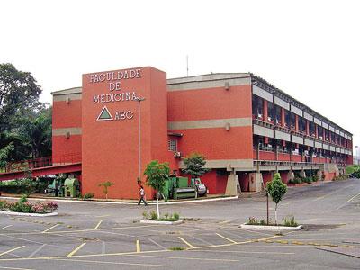 ENCONTRO NACIONAL DO CAPÍTULO BRASILEIRO DO ACP EM 14 DEAGOSTO DE 2013 Será realizado em 14 de Agosto às 8:30 horas na Faculdade de Medicina da Fundação ABC Encontro Nacional do Capítulo Brasileiro