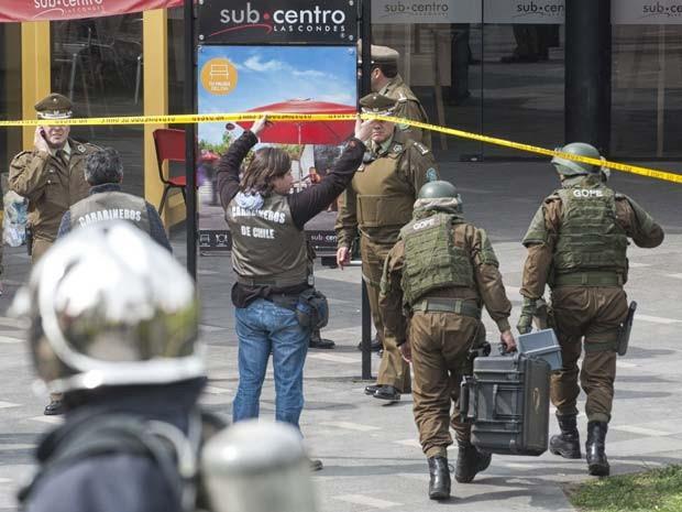 O governo do Chile condenou a explosão no metrô de Santiago nesta segunda-feira (8) e a classificou como "ato terrorista", informa a agência de notícias France Presse.