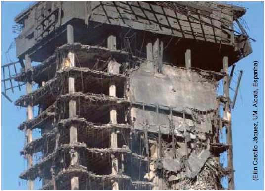 A seguir são mostradas duas estruturas de concreto armado degradadas pela ação do fogo: um edifício na Espanha (Figura 2.