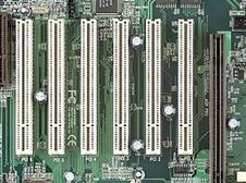 BARRAMENTOS DE E/S - II PCI: O Peripheral Component Interconnect é o padrão mais utilizado para barramento de E/S e para slots de expansão.