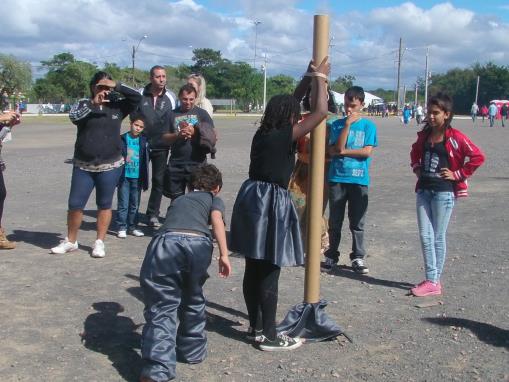 AVALIAÇÃO A escolha da peça foi acertada pelo envolvimento dos jovens e pelo fato do protagonista ser negro, justamente para debatermos a cultura africana e aquela transmitida pelos seus pais e avós.