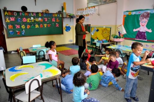 PROGRAMA FORTALECIMENTO DE INICIATIVAS COMUNITÁRIAS ASSESORIA TÉCNICA Em 2013 receberam apoio técnico - por meio de assessoria ou acompanhamento de campo: 13 Centros Comunitários de Educação Creche