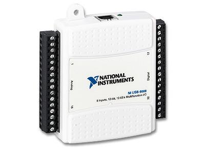 59 Para obter os dados de saída do sistema utilizou-se o hardware USB 6008 da National Instruments, Fig.(5.4).