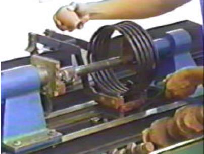 Técnicas de magnetização Indução de campo Bobina - A peça é colocada no