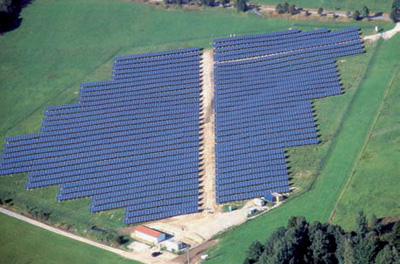 Figura 6: Exemplo de um sistema fotovoltaico centralizado conectado à rede elétrica Fonte: IEA-PVPS, 2006.
