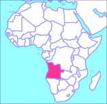 700 Km2 (dividido por 18 Províncias) > POPULAÇÃO 21,5 Milhões (EIU, Dec2013) > HORA LOCAL Em relação a PT igual no Verão e + 1 hora no Inverno > DESIGNAÇÃO OFICIAL República de Angola (11 novembro