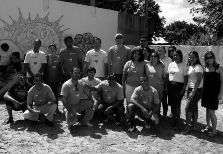 Grupo do Dia do Bem Fazer que realizou trabalhos na creche de Alto dos Índios FIQUE SABENDO Mortalidade de filhos de adolescentes Cerca de 8.